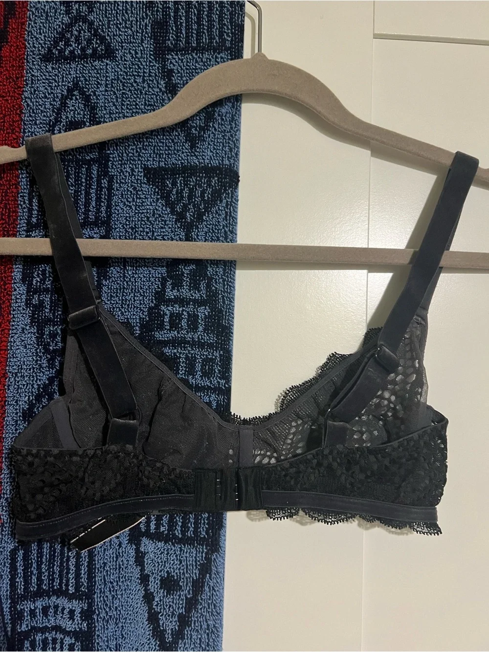Victoria's Secret Black Crochet Lace Bralette - Picture 2 of 3